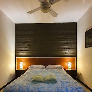 Habitación Estándar con Cama Queen